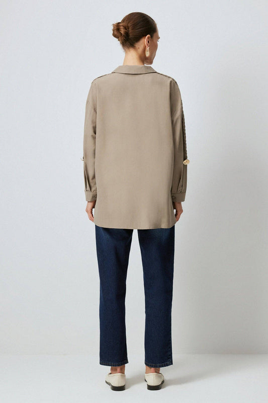 Camicia oversize con maniche ricamate in maglia