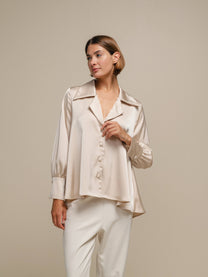 Tunica satinata oversize con bottoni