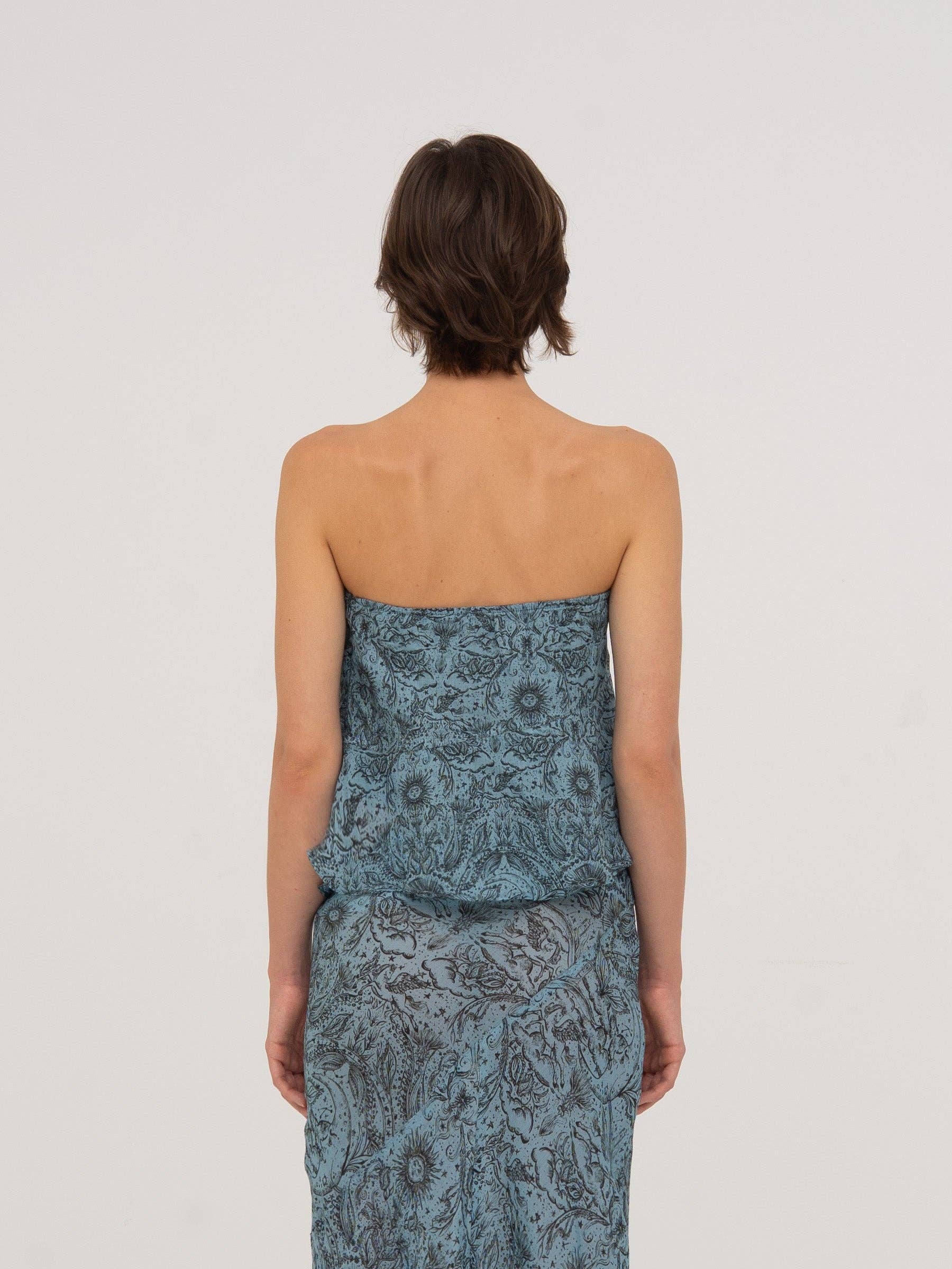 Top a fascia blu con stampa celestiale