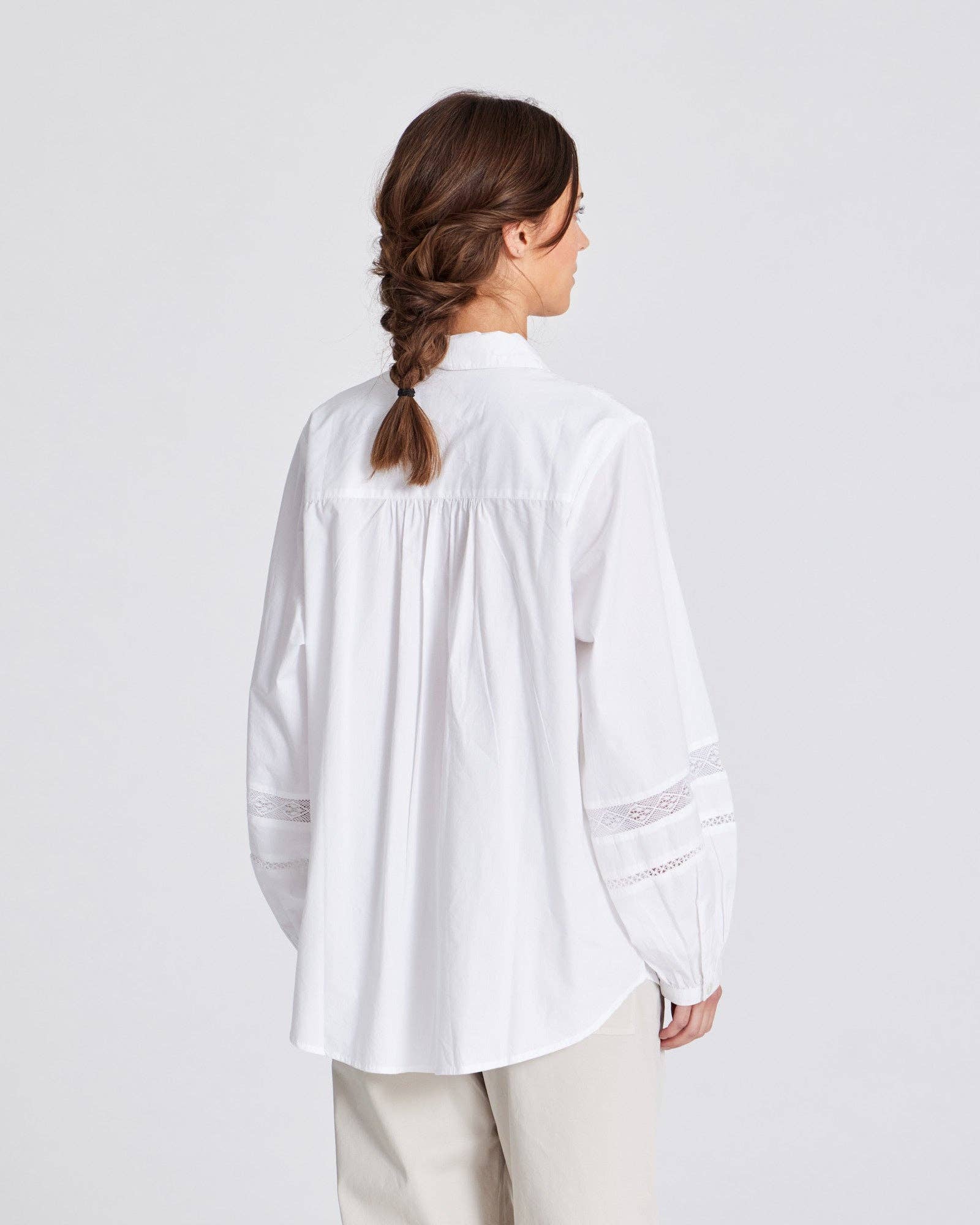 Camicia in popeline di cotone biologico con dettagli in pizzo