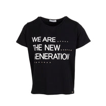 T-shirt “Siamo la nuova generazione” con stampa e borchie