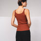 Top in maglia a coste con profili a contrasto