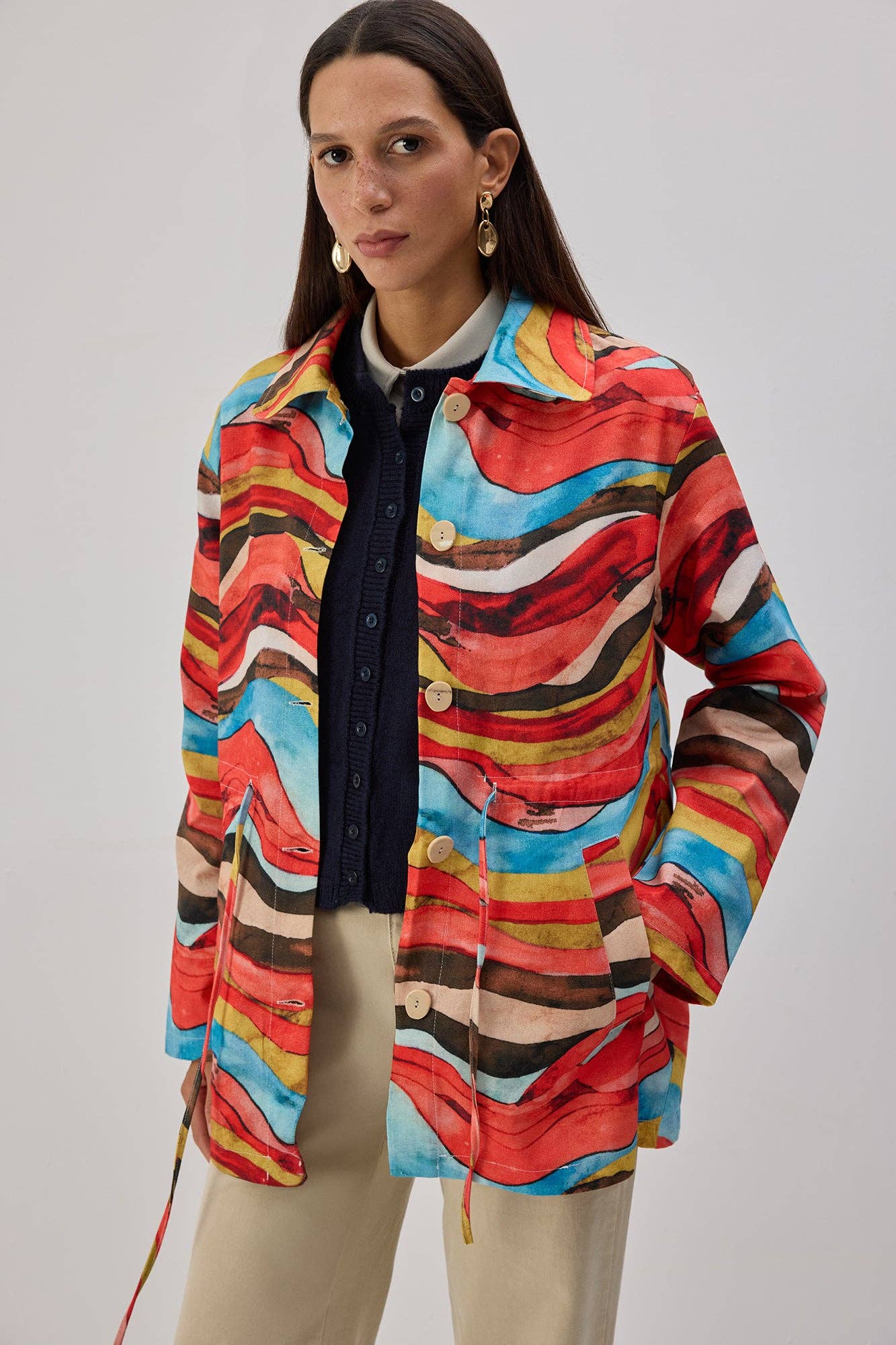 Cappotto corto con fantasia astratta