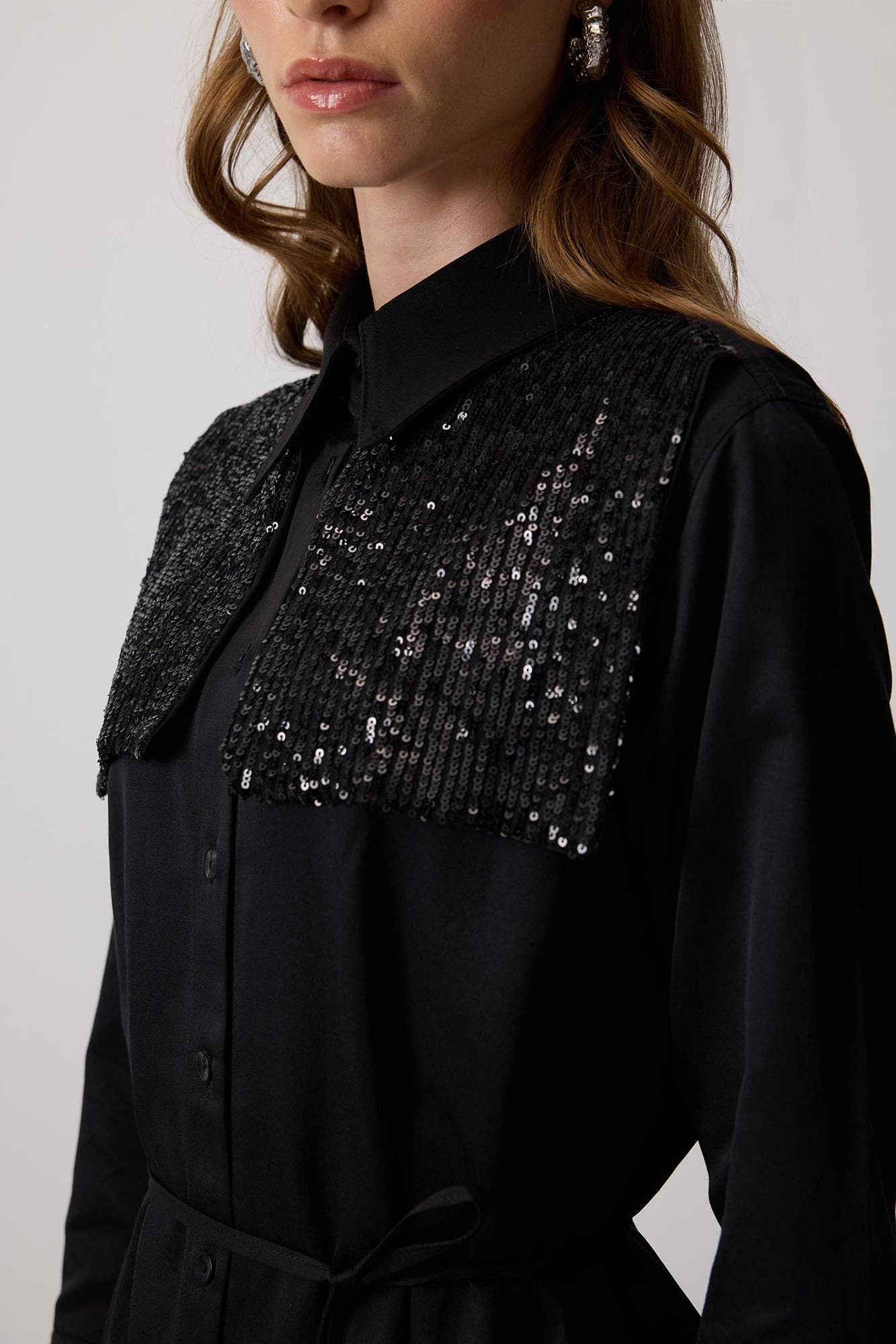 Camicia nera con paillettes
