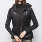 Gilet imbottito con cappuccio e lacci laterali