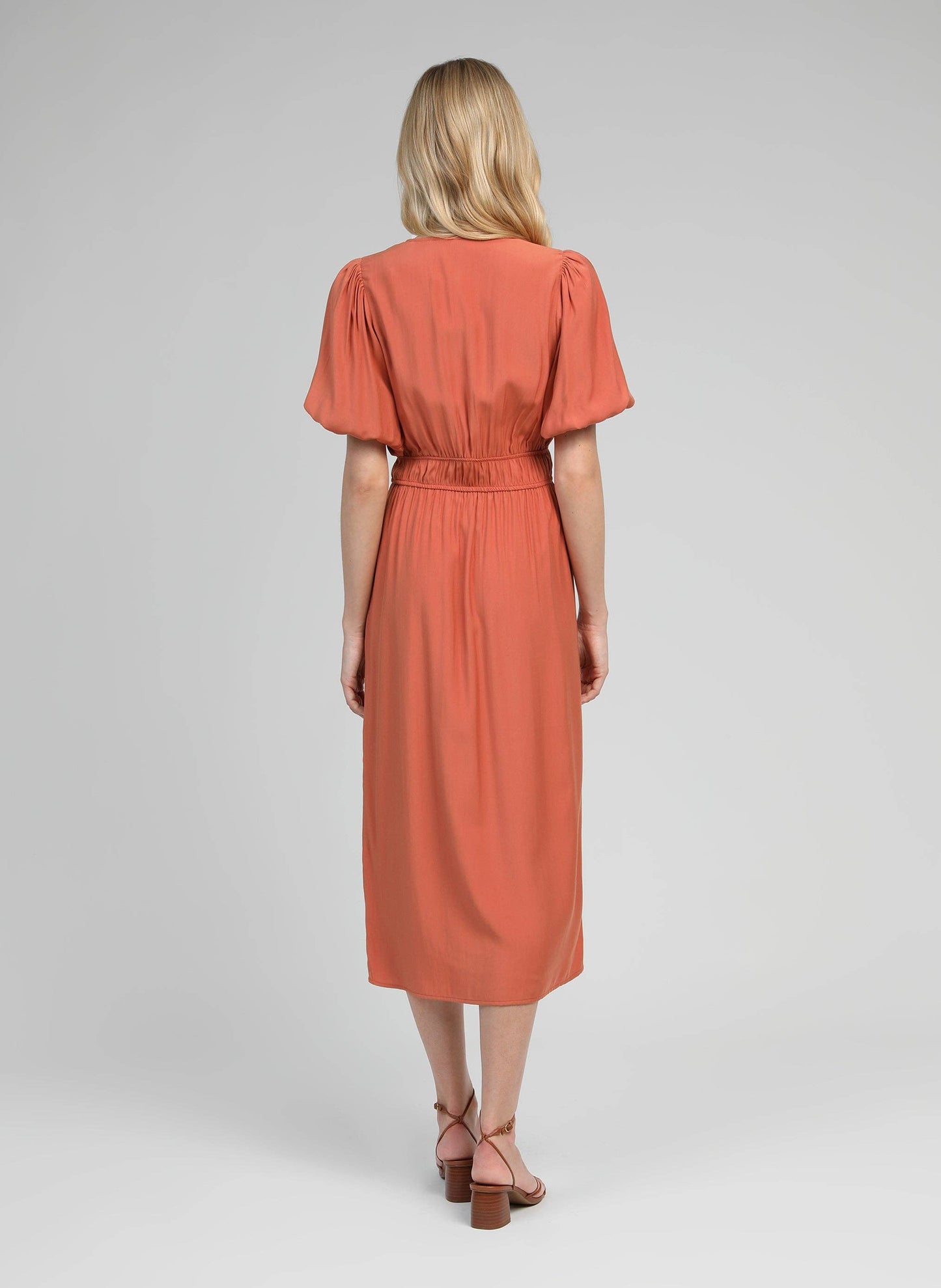 Abito midi Melile terracotta con scollo a V