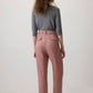 Pantaloni rosa a righe con pieghe