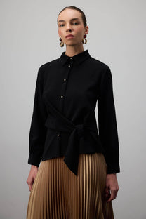 Camicia con nodo frontale