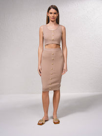 Top corto in maglia a costine con bottoni