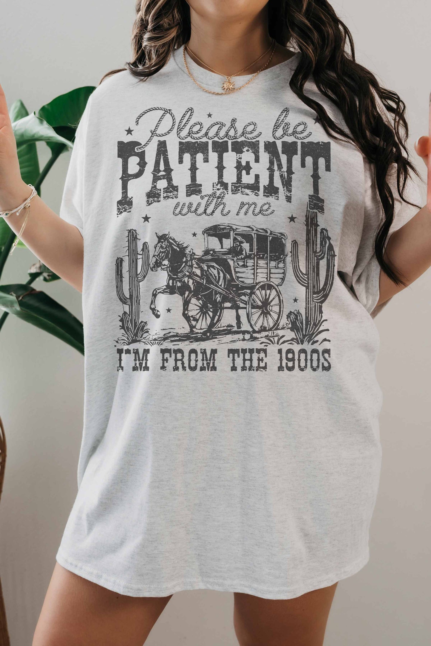 T-shirt oversize grafica "Please Be Patient"
