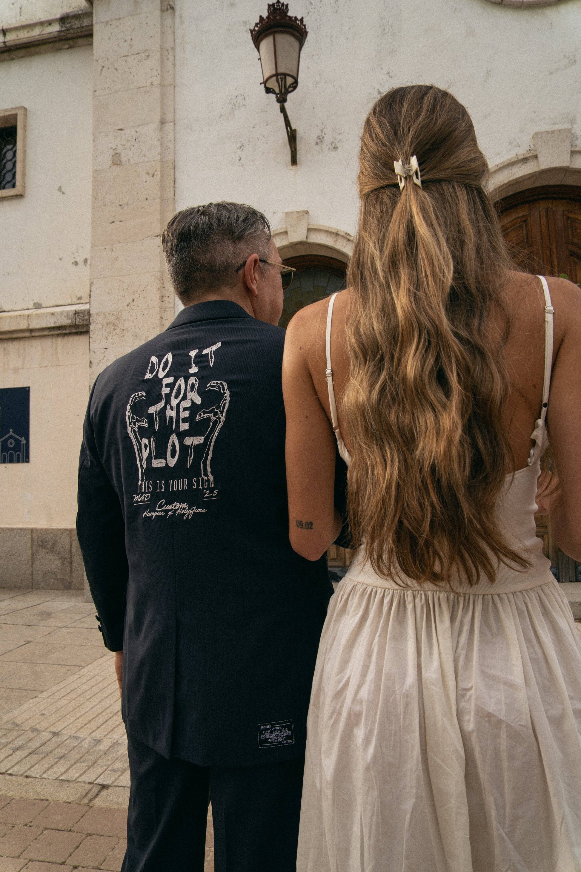 Completo sartoriale ricamato con giacca e pantaloni