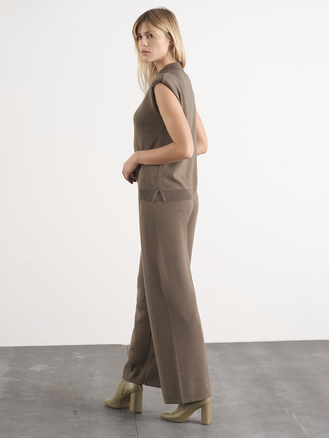 Set pantaloni e top in maglia