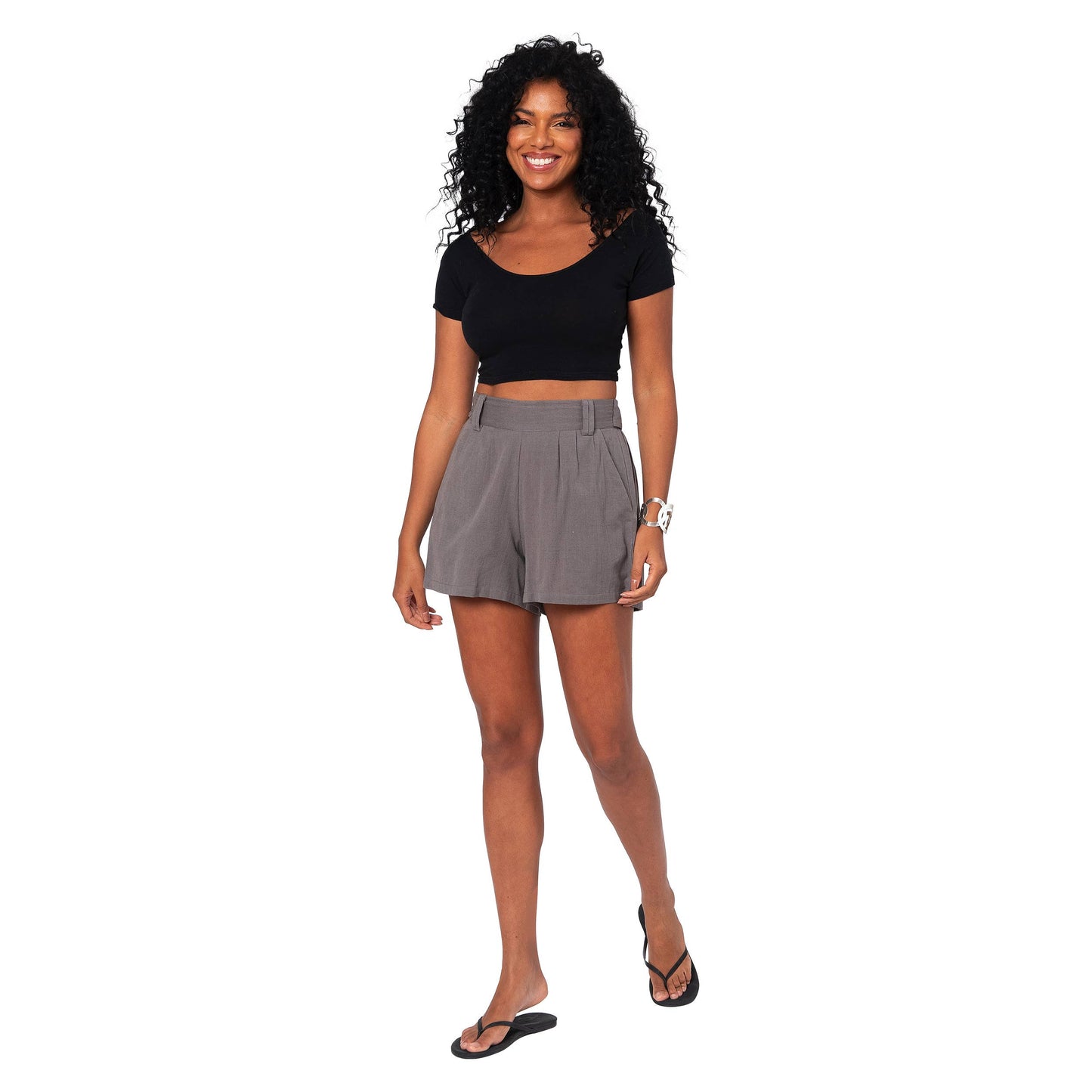 Short estivi grigi in cotone e lino con cintura e vita elastica