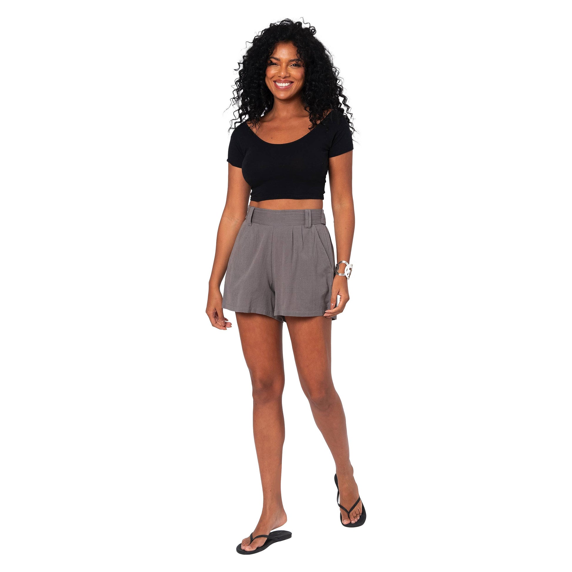 Short estivi grigi in cotone e lino con cintura e vita elastica