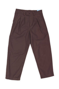 Pantaloni chino marroni relaxed fit con pinces