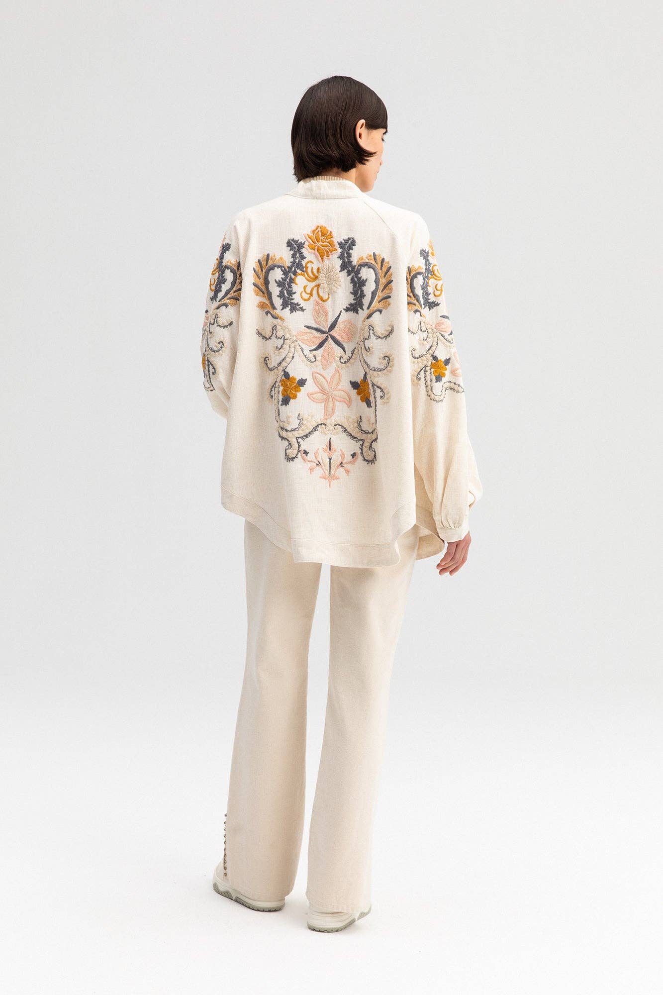 Giacca kimono in lino ricamato