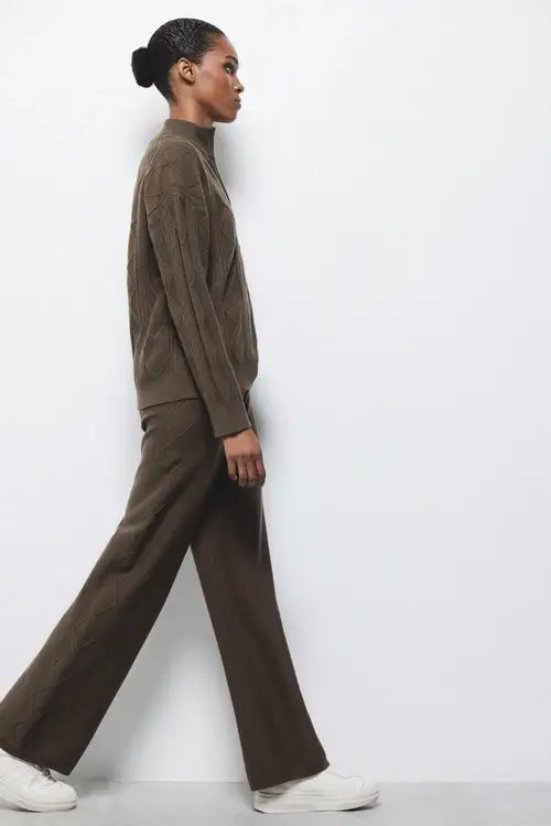 Pantaloni in maglia larghi con dettagli crochet