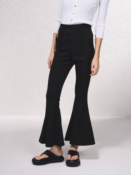 Pantaloni flare a vita alta con ricamo