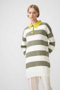 Maglione oversize a righe con colletto polo