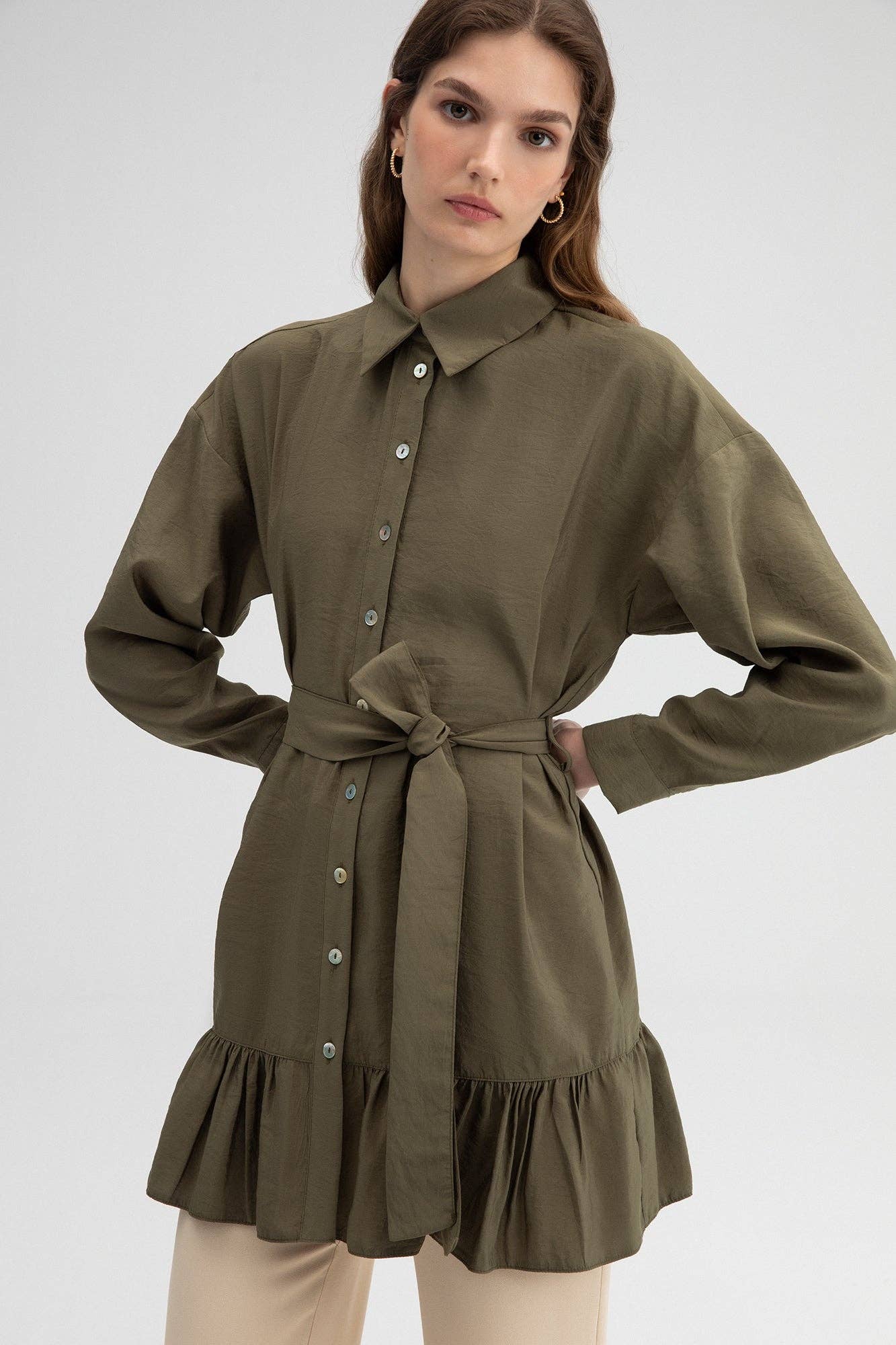 Camicia in cupra con cintura