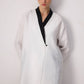 Blazer kimono bicolore bianco e nero con revers a contrasto