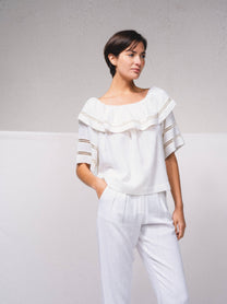 Tunica in misto lino con scollo a fascia e ricami