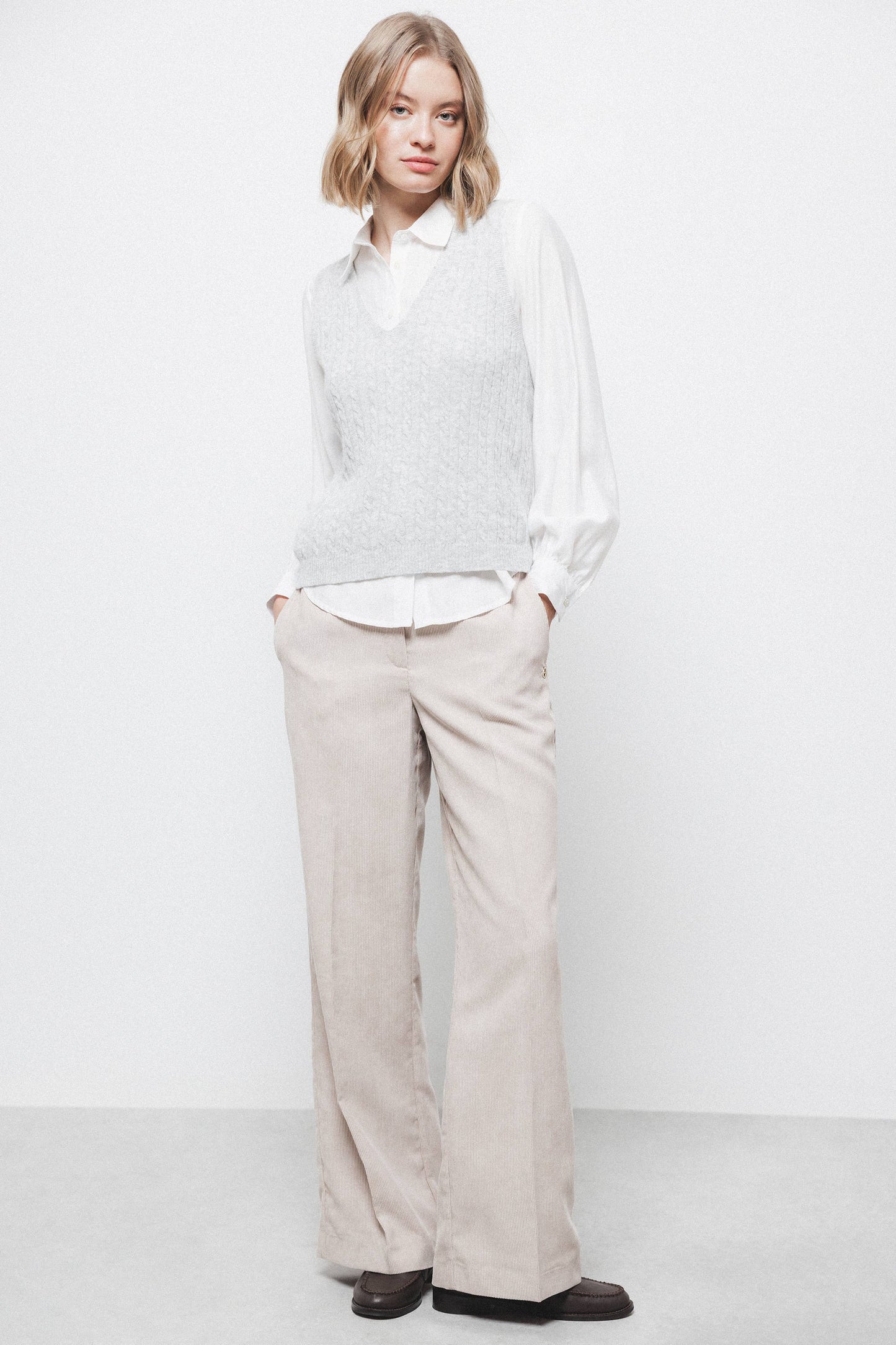 Gilet in Maglia Strutturata con Scollo a V
