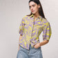 Blusa floreale con colletto e maniche corte