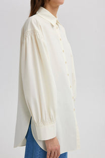 Camicia oversize beige con dettaglio manica