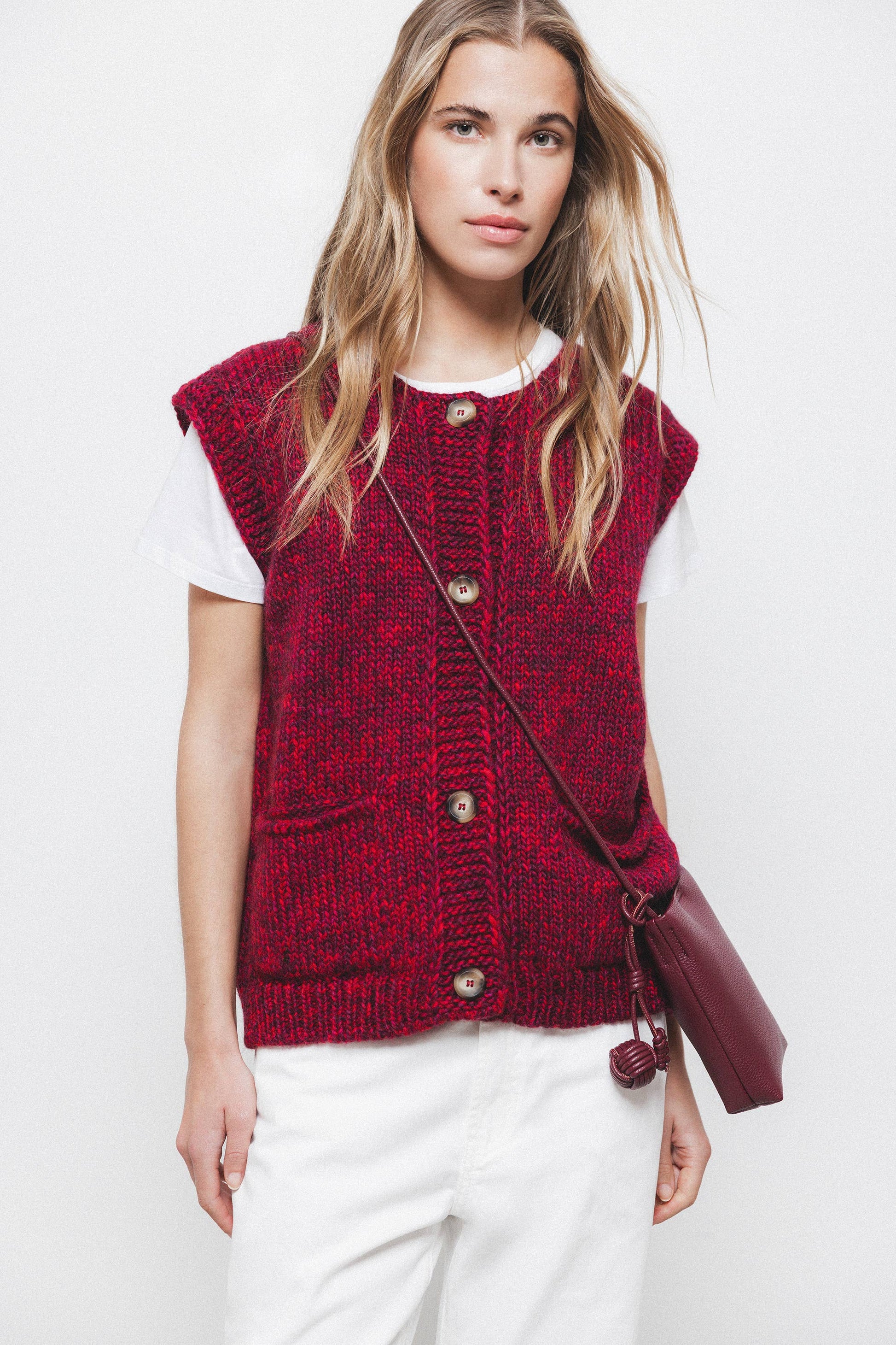 Gilet in maglia con bottoni a contrasto