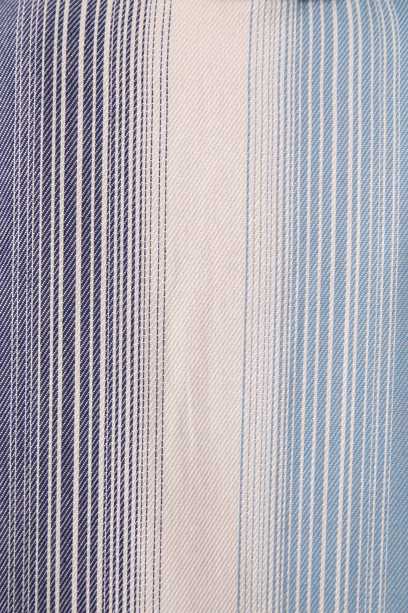 Camicia in cotone a righe testurizzate dalla vestibilità comoda in tonalità blu freddo