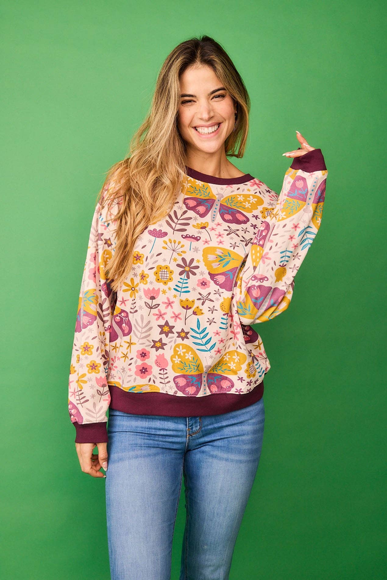 Felpa in cotone con stampa farfalle e frutti