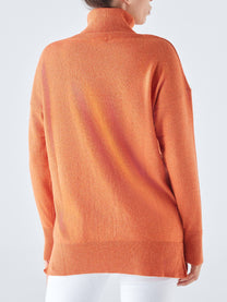 Maglione dolcevita con righe laterali