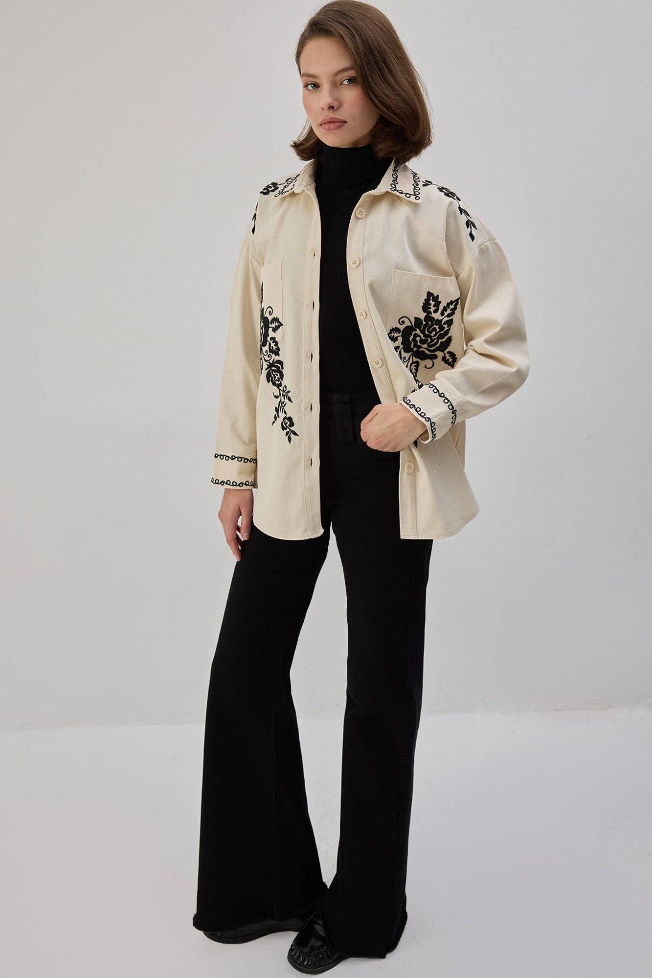 Camicia in gabardine ricamata