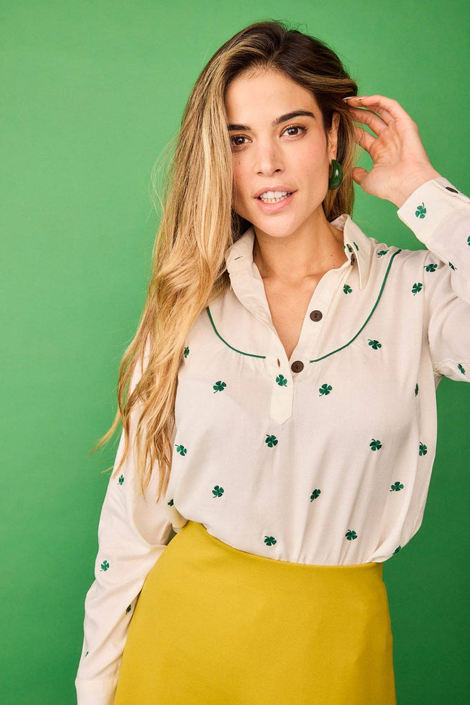 Camicia Bellota Ricamata con Trifogli