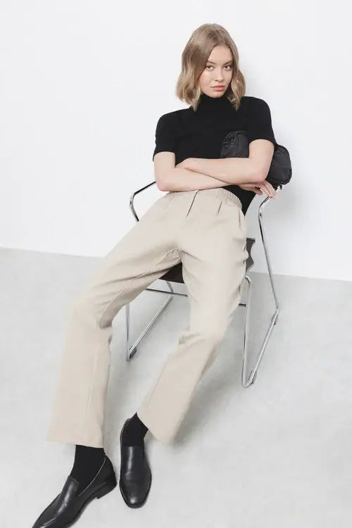 Pantaloni Sigaretta dritti con vita elasticizzata e tasche oblique