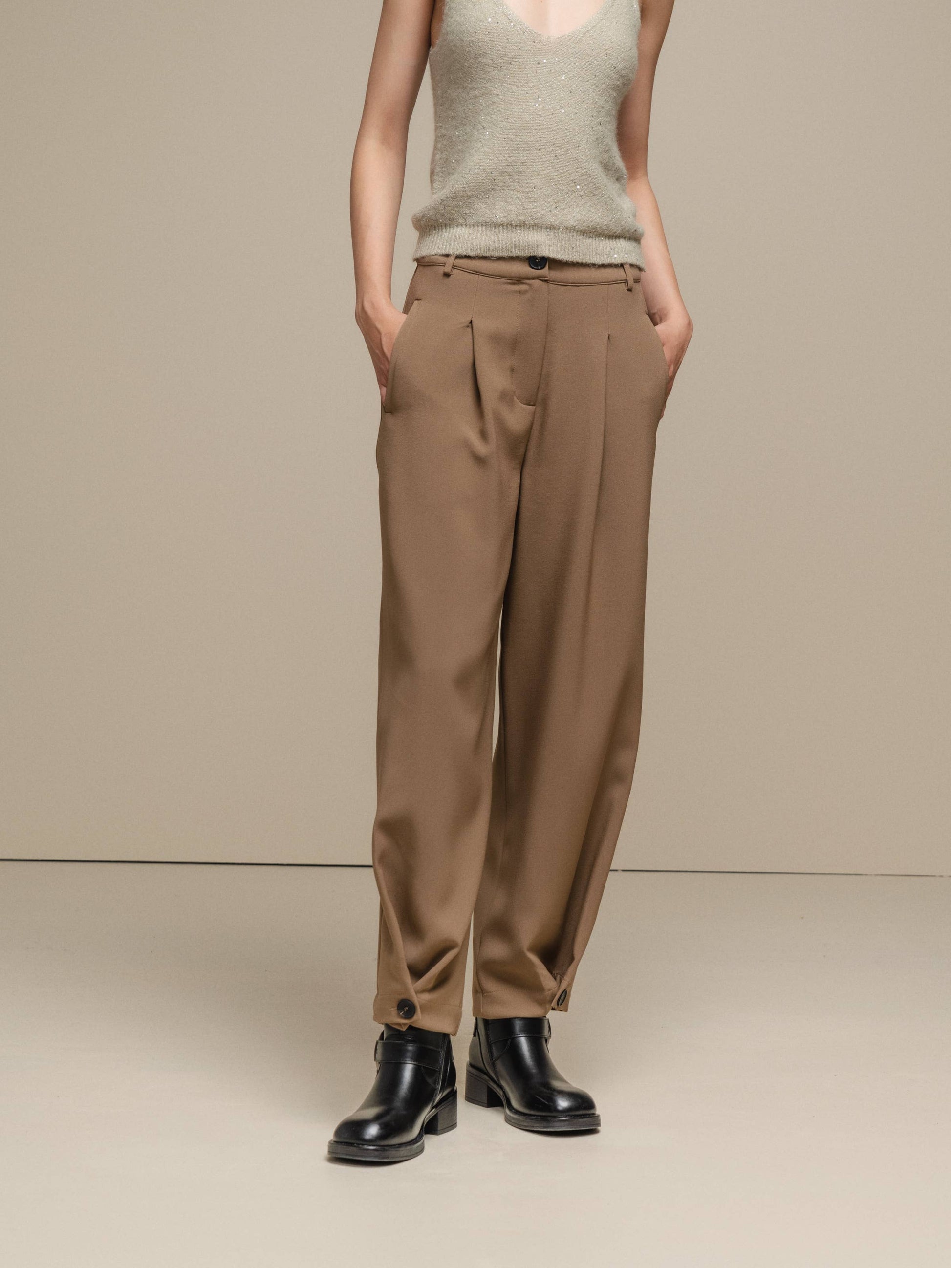 Pantaloni sartoriali donna a vita alta con pieghe