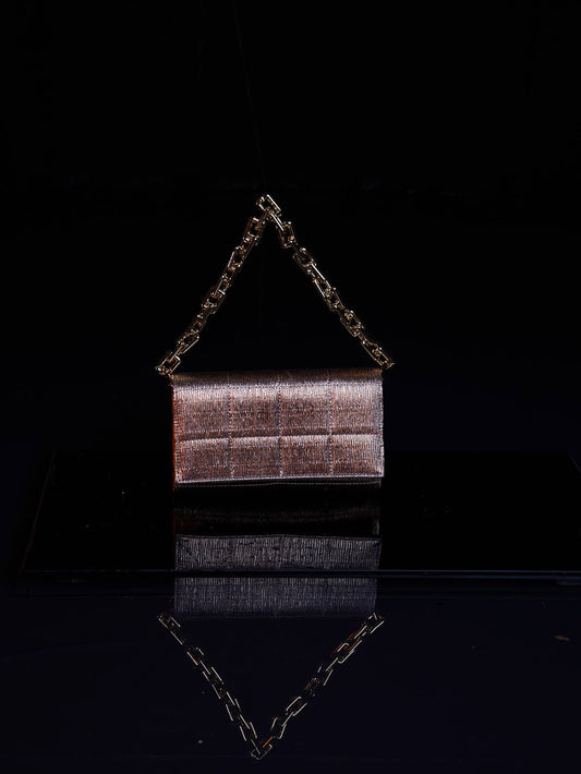 Mini borsa clutch metallizzata con manico a catena
