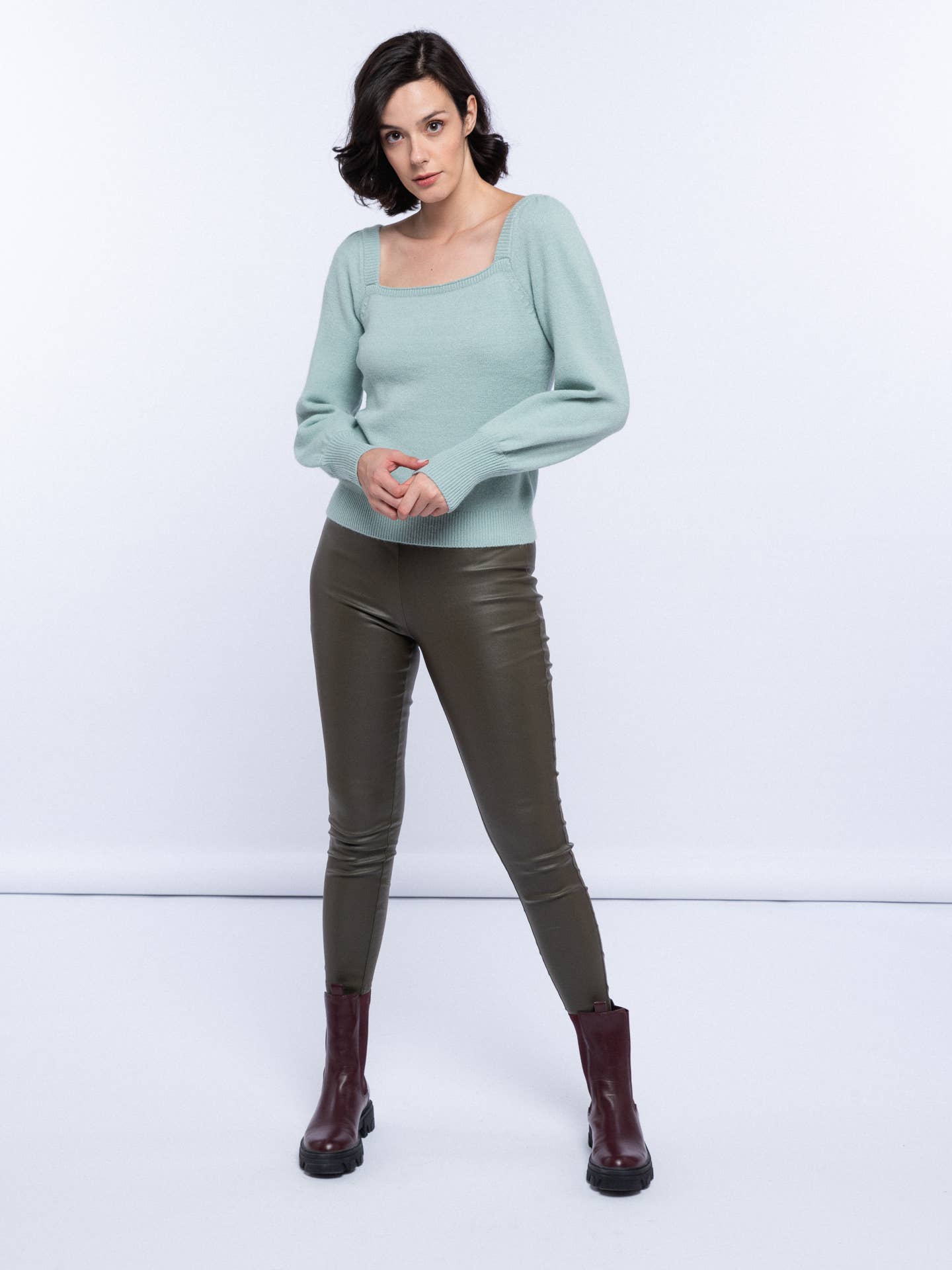 Maglione donna con maniche a palloncino e scollo quadrato