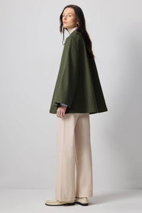 Trench corto in gabardine di cotone con maniche svasate