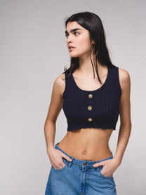 Top corto in maglia a costine con bottoni