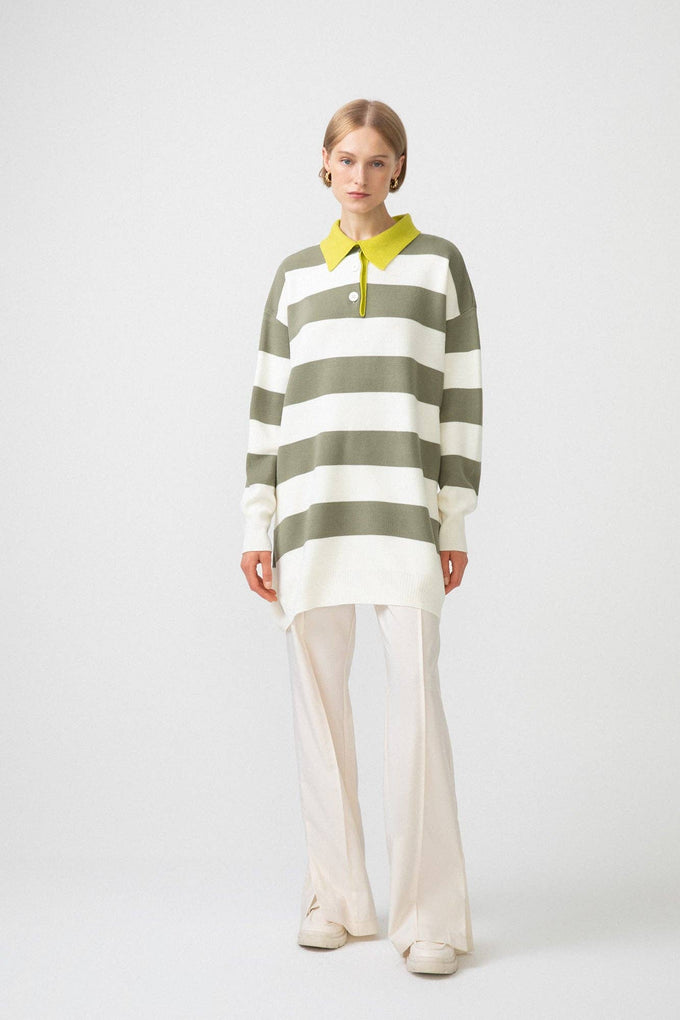 Maglione oversize a righe con colletto polo