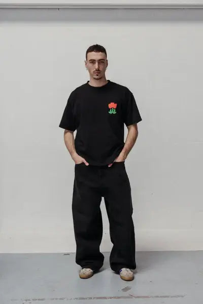 T-shirt nera oversize Tulip in cotone organico