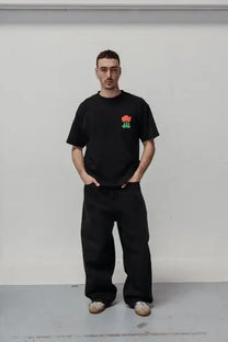 T-shirt nera oversize Tulip in cotone organico