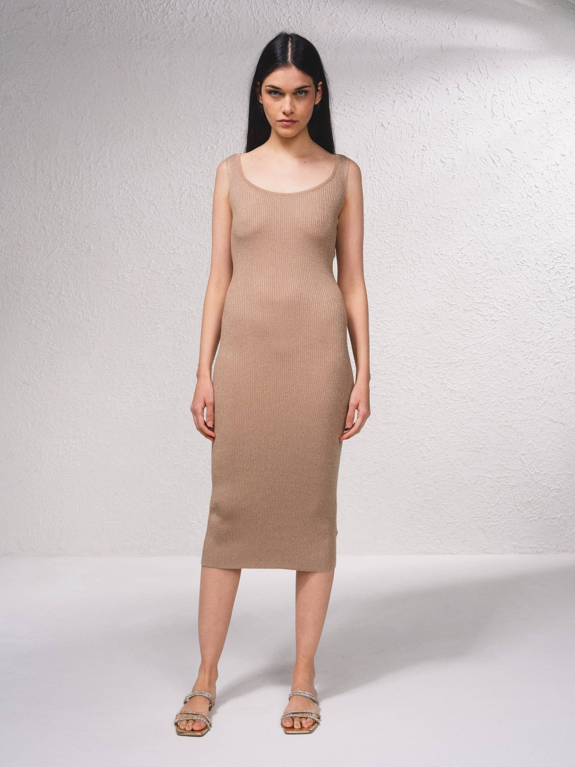 Abito midi aderente in maglia a coste metallizzata