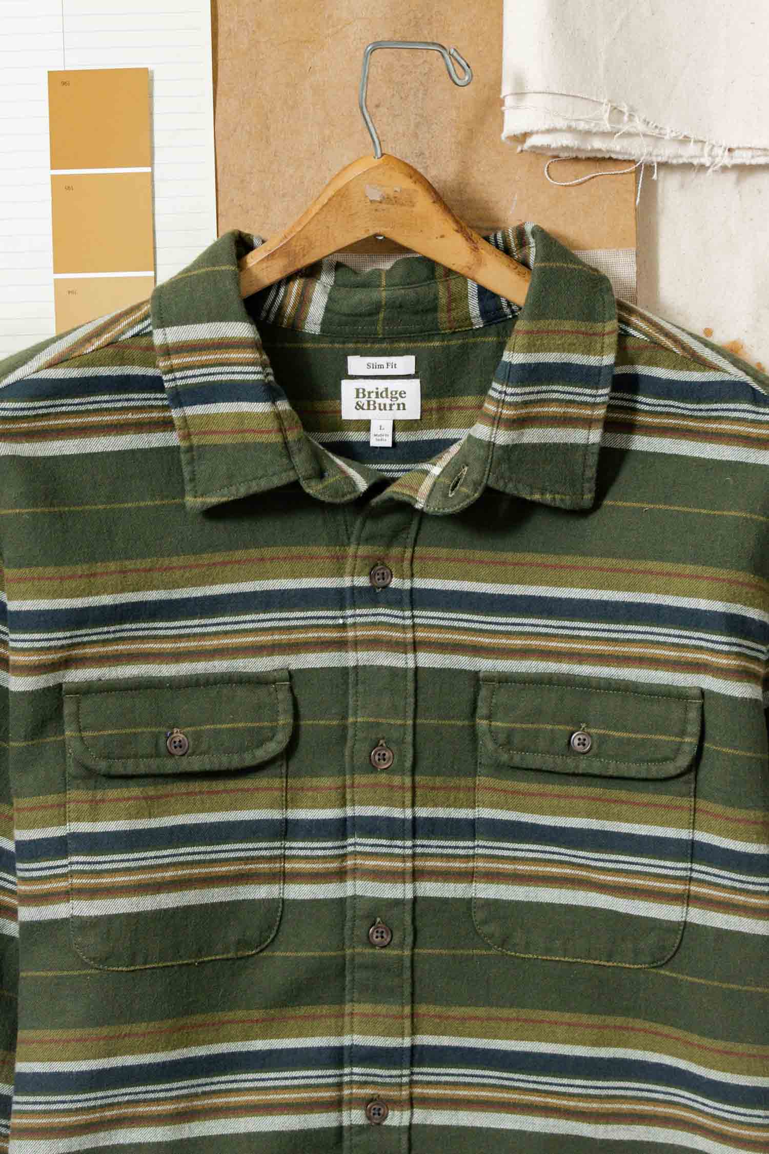 Camicia slim a righe in cotone spazzolato con doppie tasche