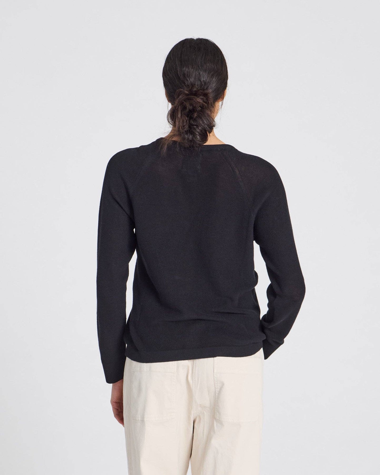 Cardigan Ella in cotone biologico a costine con bottoni, nero