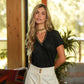 T-shirt con scollo a V effetto lino