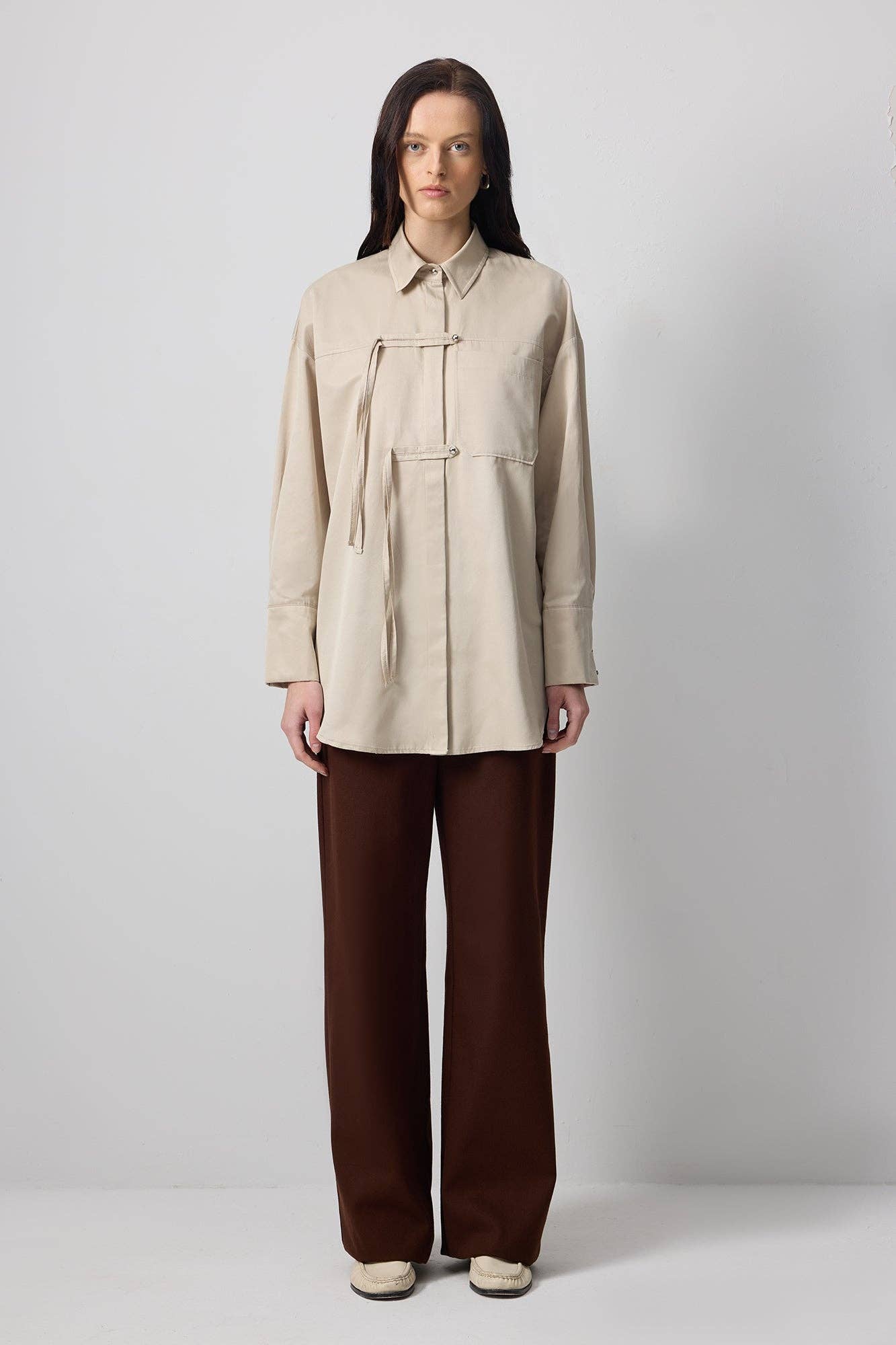 Camicia lunga con dettaglio papillon in misto cotone