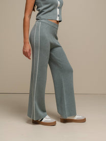 Pantaloni in maglia a gamba ampia con profili a contrasto